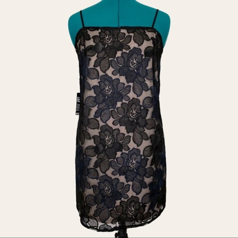 Express Black Embroidered Floral Mini Dress Womens Size Medium Tan Lining